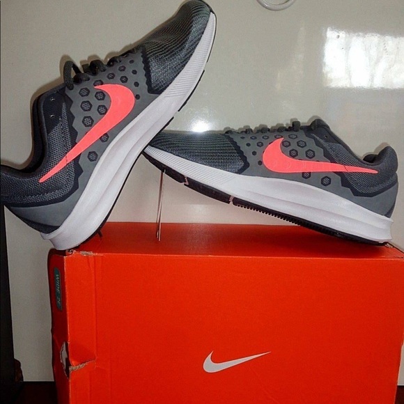 NIKE DOWNSHIFTER 7 COOL GRAY/LAVA GLOW CORAL PINK - Picture 3 of 5
